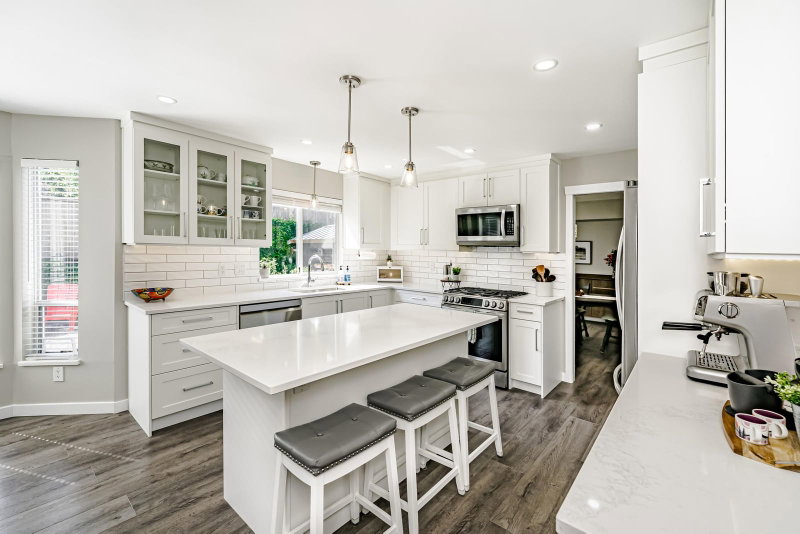 1328 Honeysuckle Lane