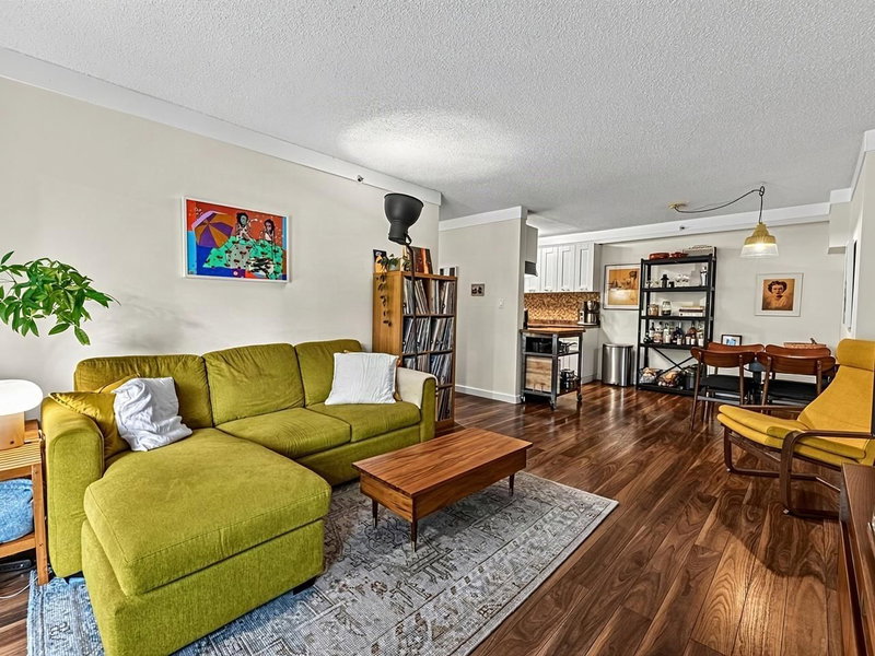 205 - 825 7th Avenue E