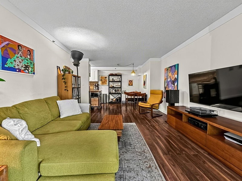 205 - 825 7th Avenue E