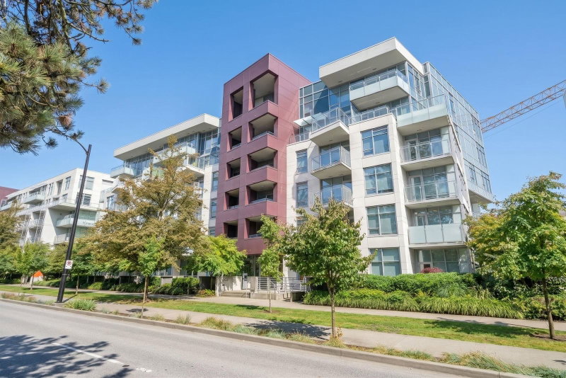 401 - 5033 Cambie Street