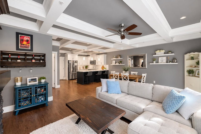 17 - 19095 Mitchell Road