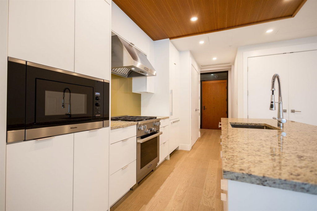 503 - 6699 Nelson Ave 3