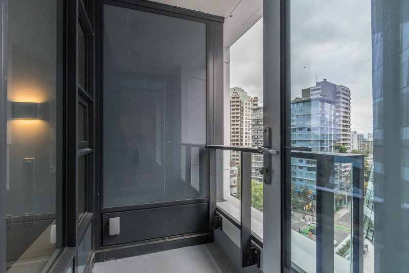 1002 - 1289 Hornby Street