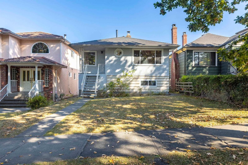 1060 Kelowna Street
