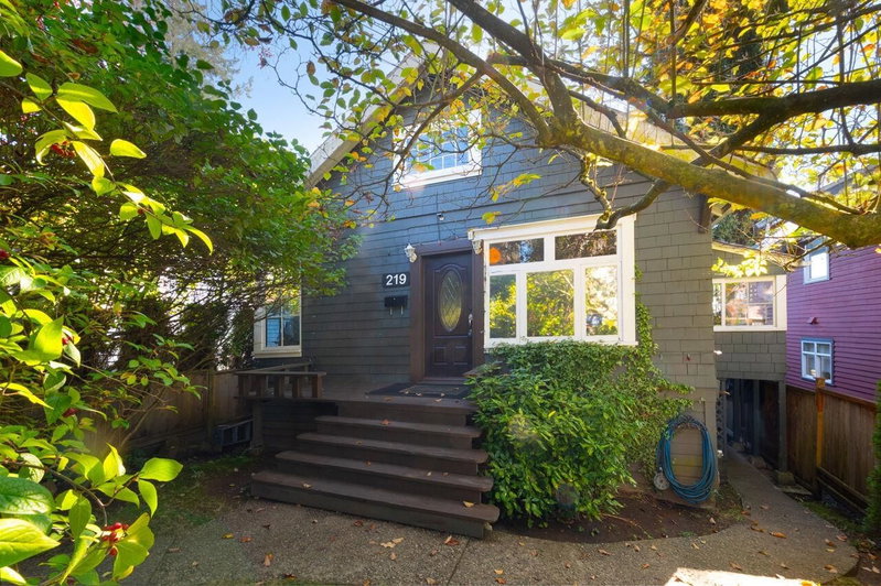219 29th Street E