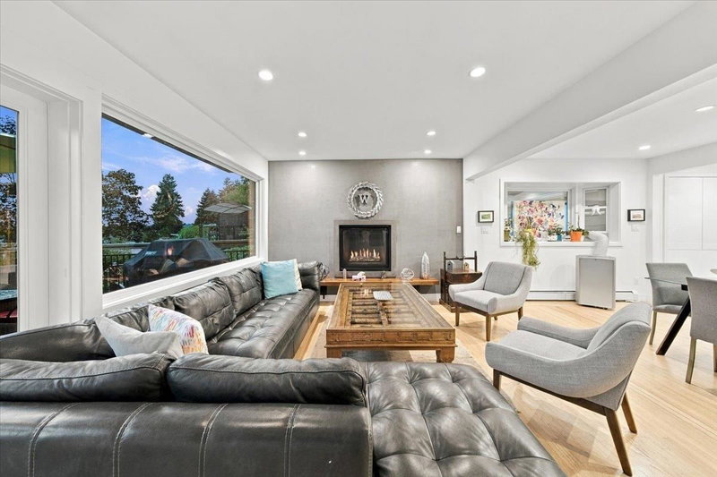 1095 Keith Road W