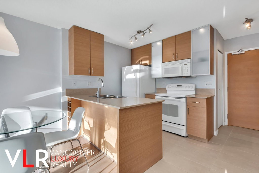 509 - 977 Mainland Street 5