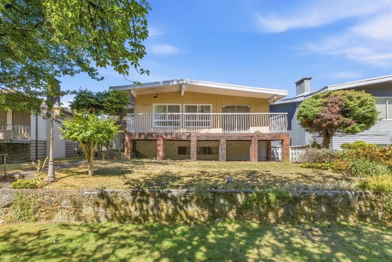 3055 Rosemont Drive