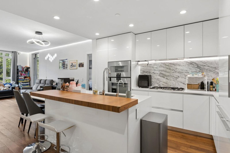 203 - 7428 Alberta Street