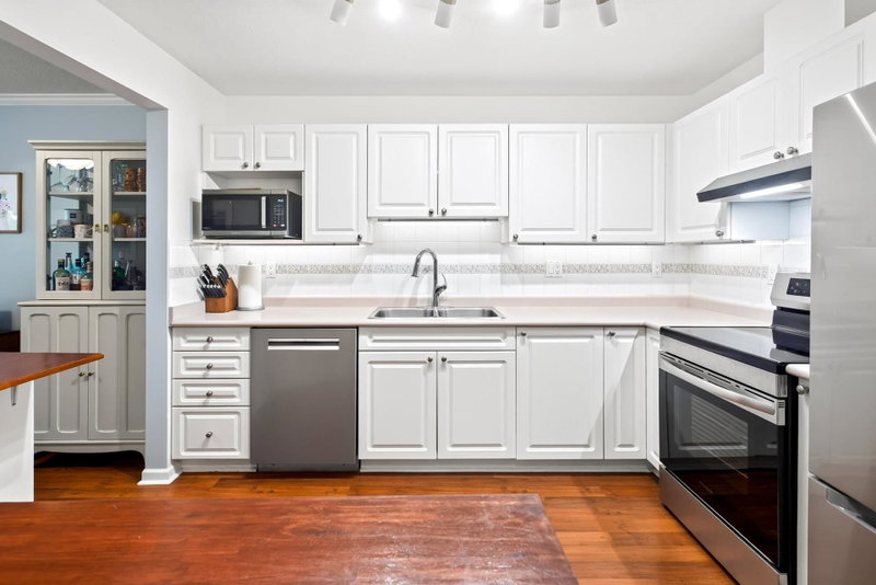 213 - 2678 Dixon Street