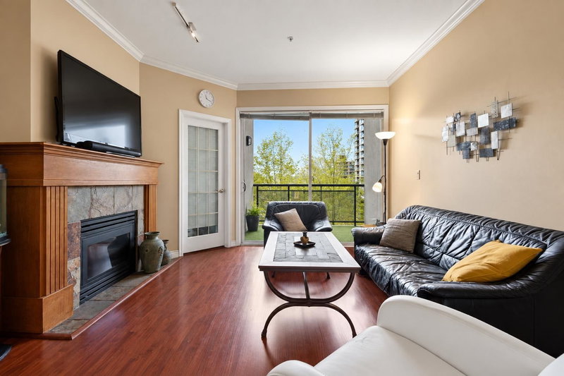 302 - 131 3rd Street W