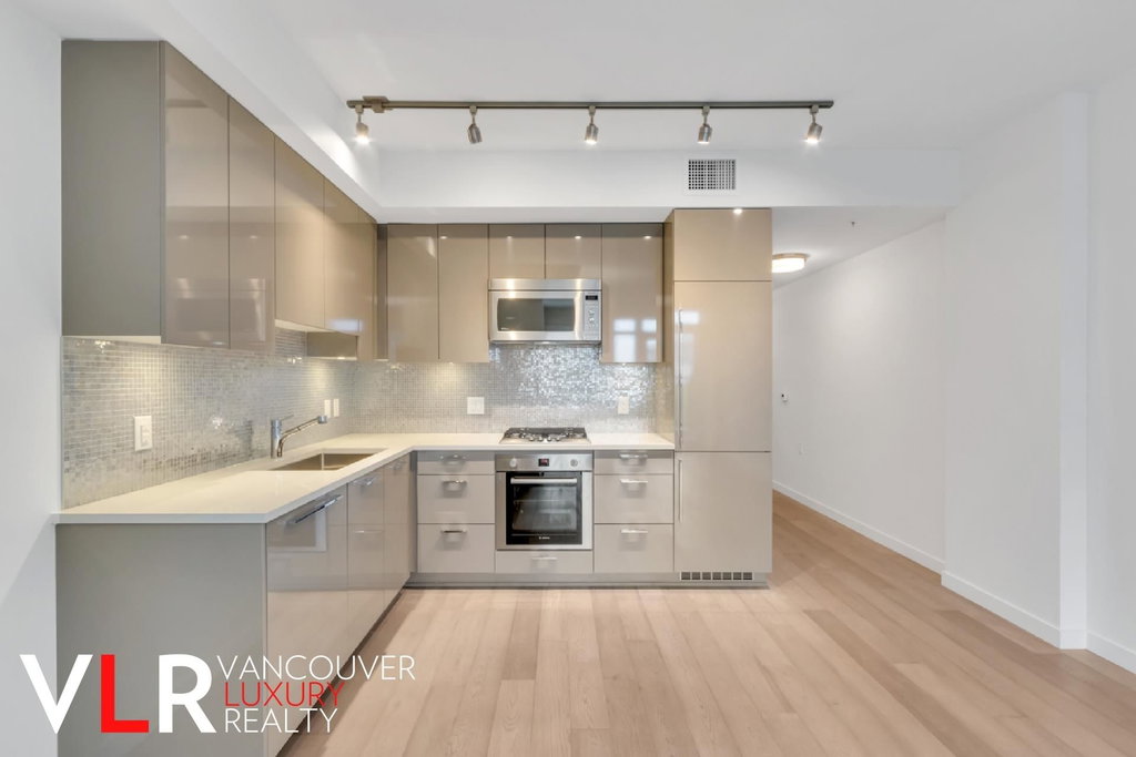 307 - 4171 Cambie Street 3