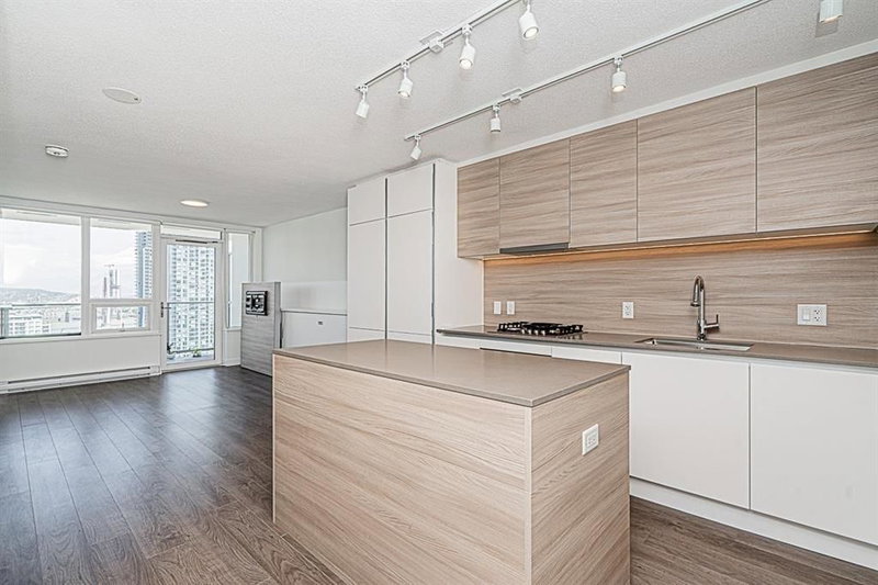 1512 - 908 Quayside Drive