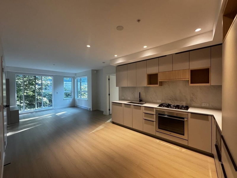 403 - 2015 St. Johns St  Bc