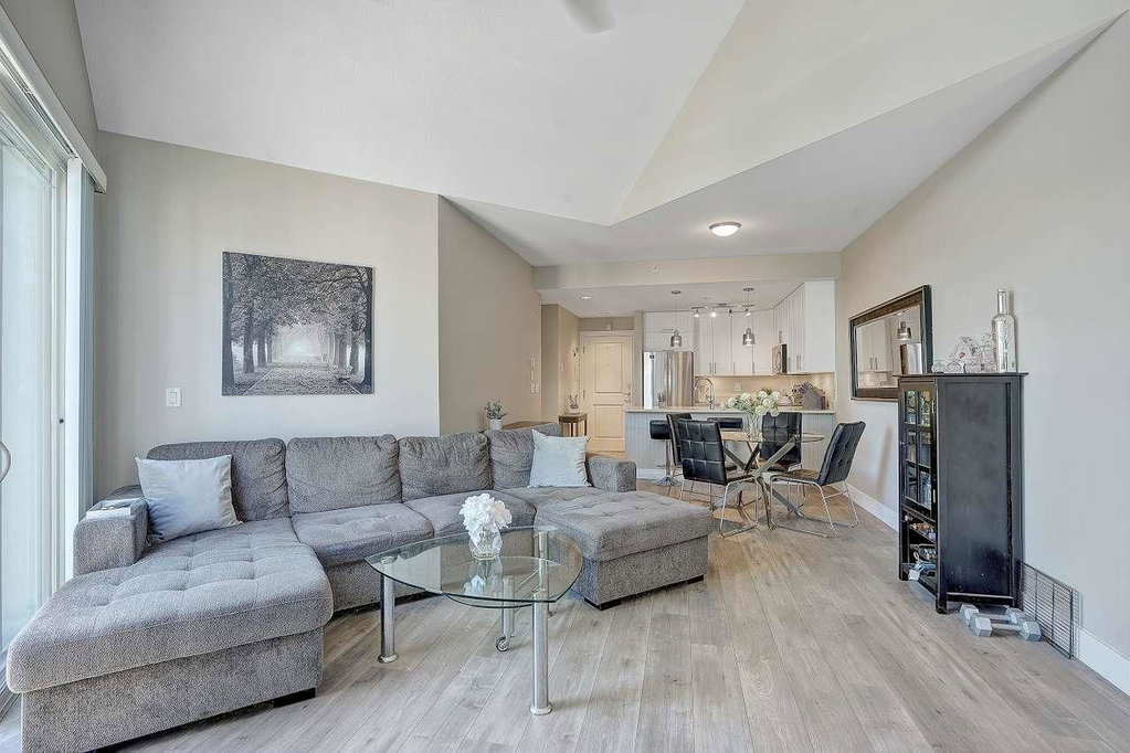 4th floor - 15350 16a Avenue 4