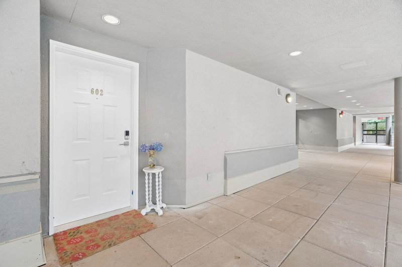 602 - 1500 Ostler Court