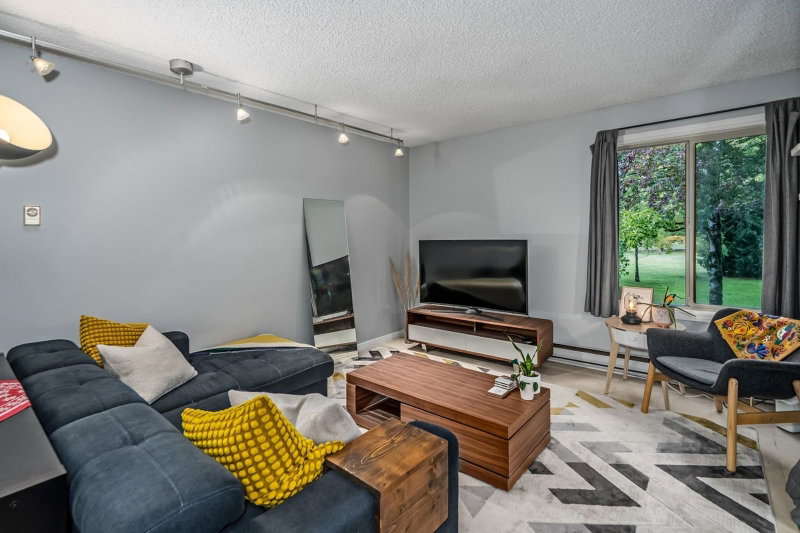 111 - 6655 Lynas Lane