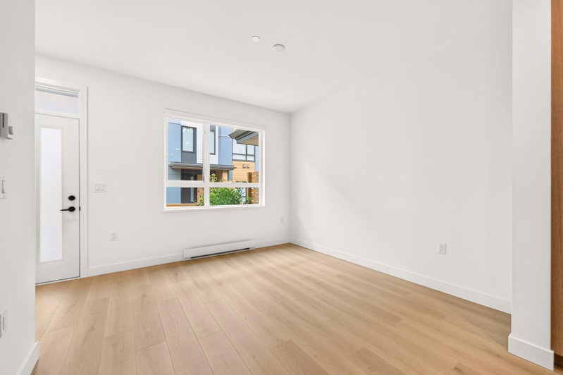 102 - 932 Lytton Street