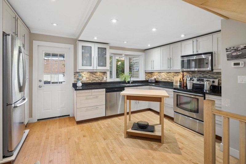 3 - 230 15th Street W