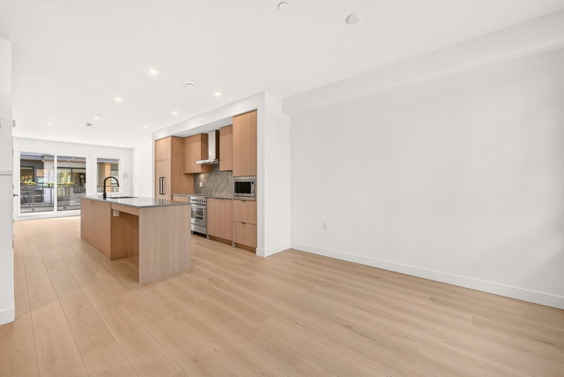 103 - 932 Lytton Street