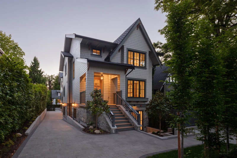 5593 Mackenzie Street