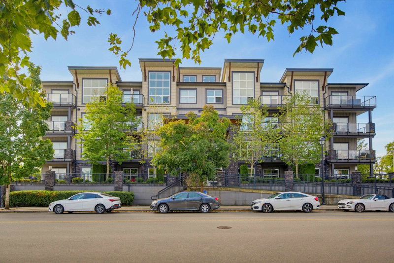 209 - 20630 Douglas Crescent
