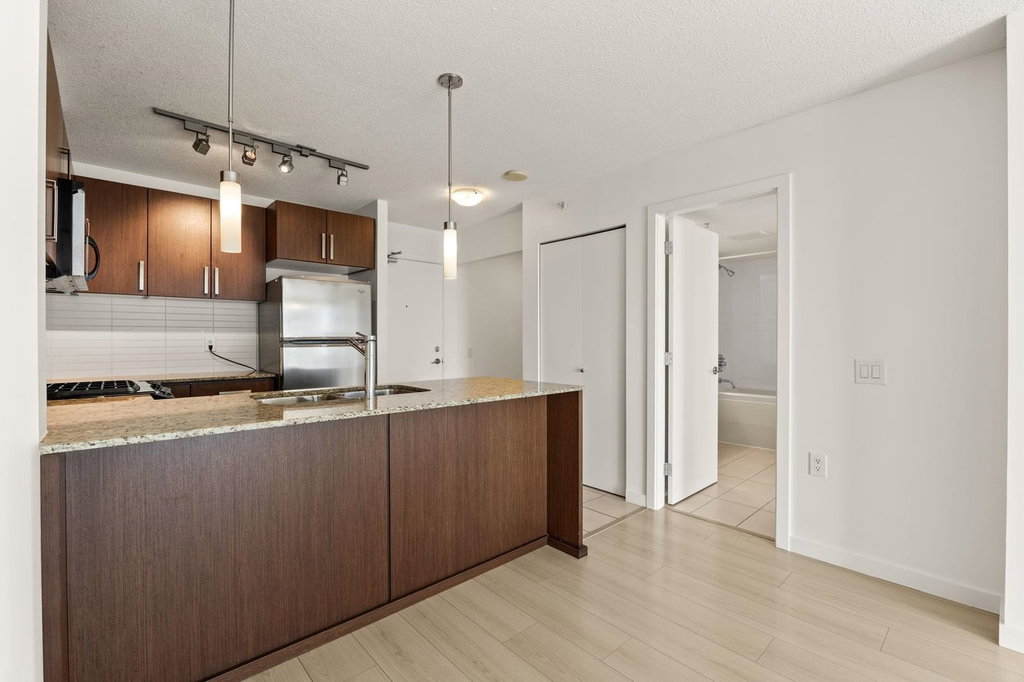 601 - 9868 Cameron Street 3