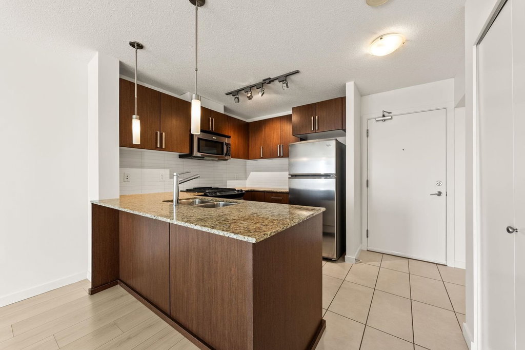 601 - 9868 Cameron Street 4