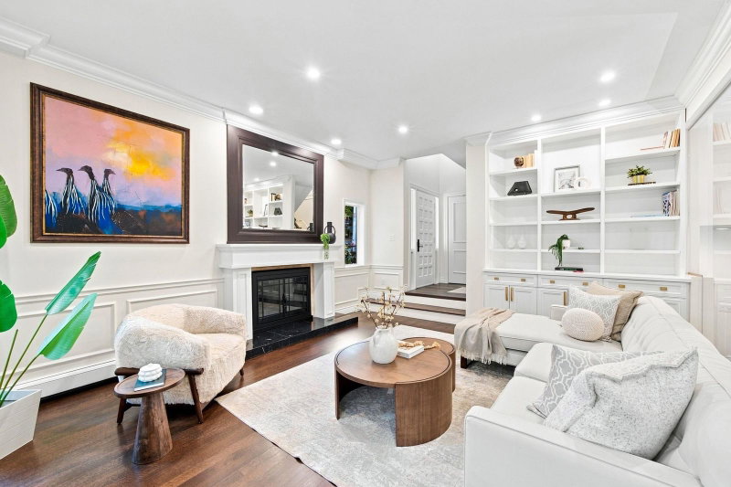 4245 Nautilus Close