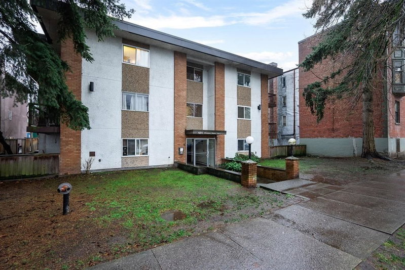 12 - 430 8th Avenue E