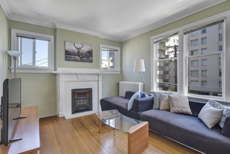 15 - 935 Jervis Street