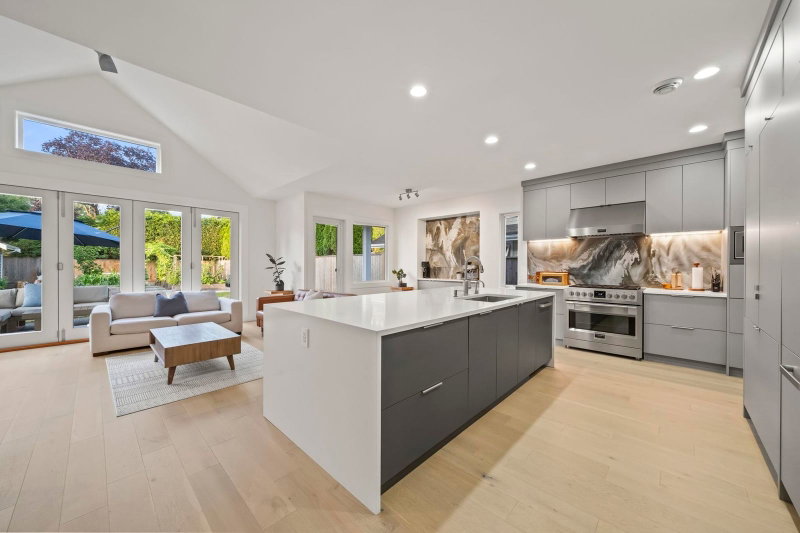 5358 Crescent Drive