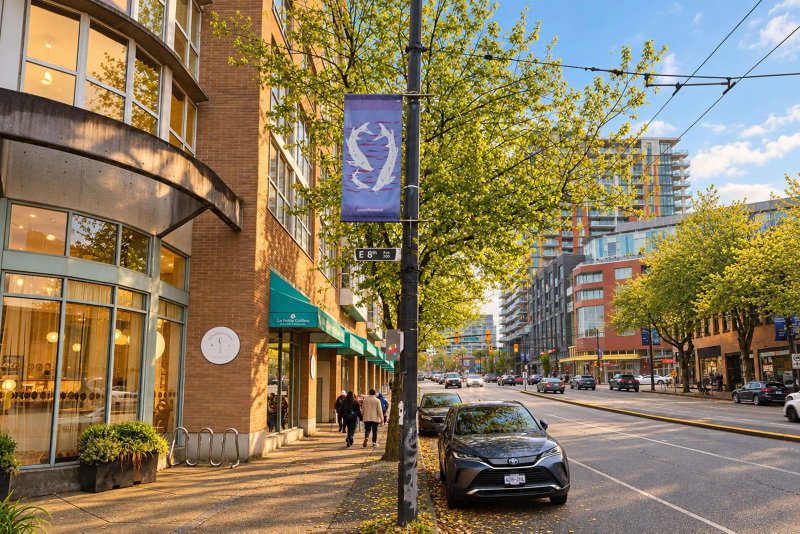 402 - 288 8th Avenue E