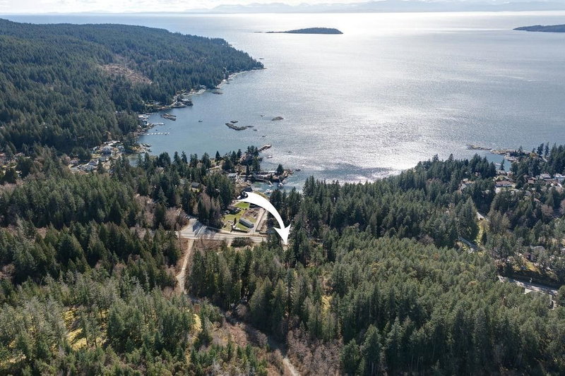 9168 Sunshine Coast Highway