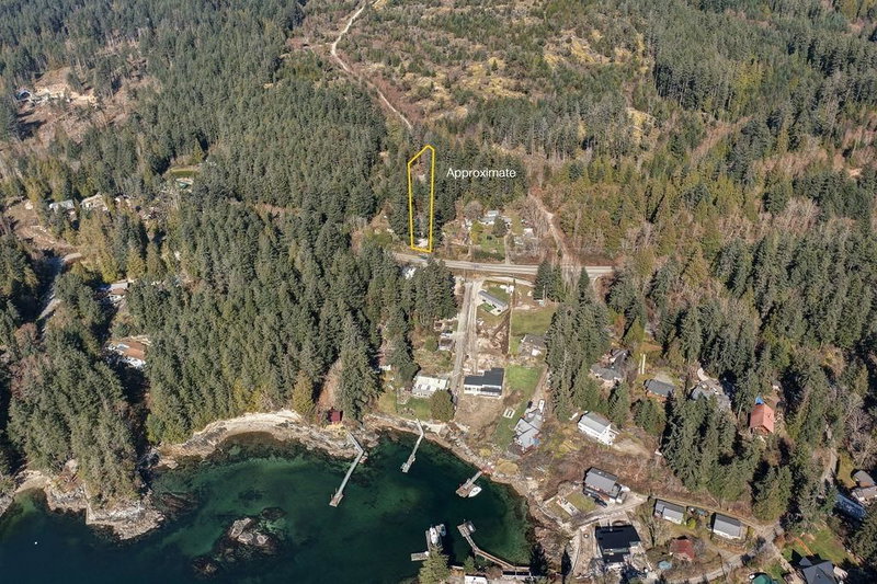 9168 Sunshine Coast Highway