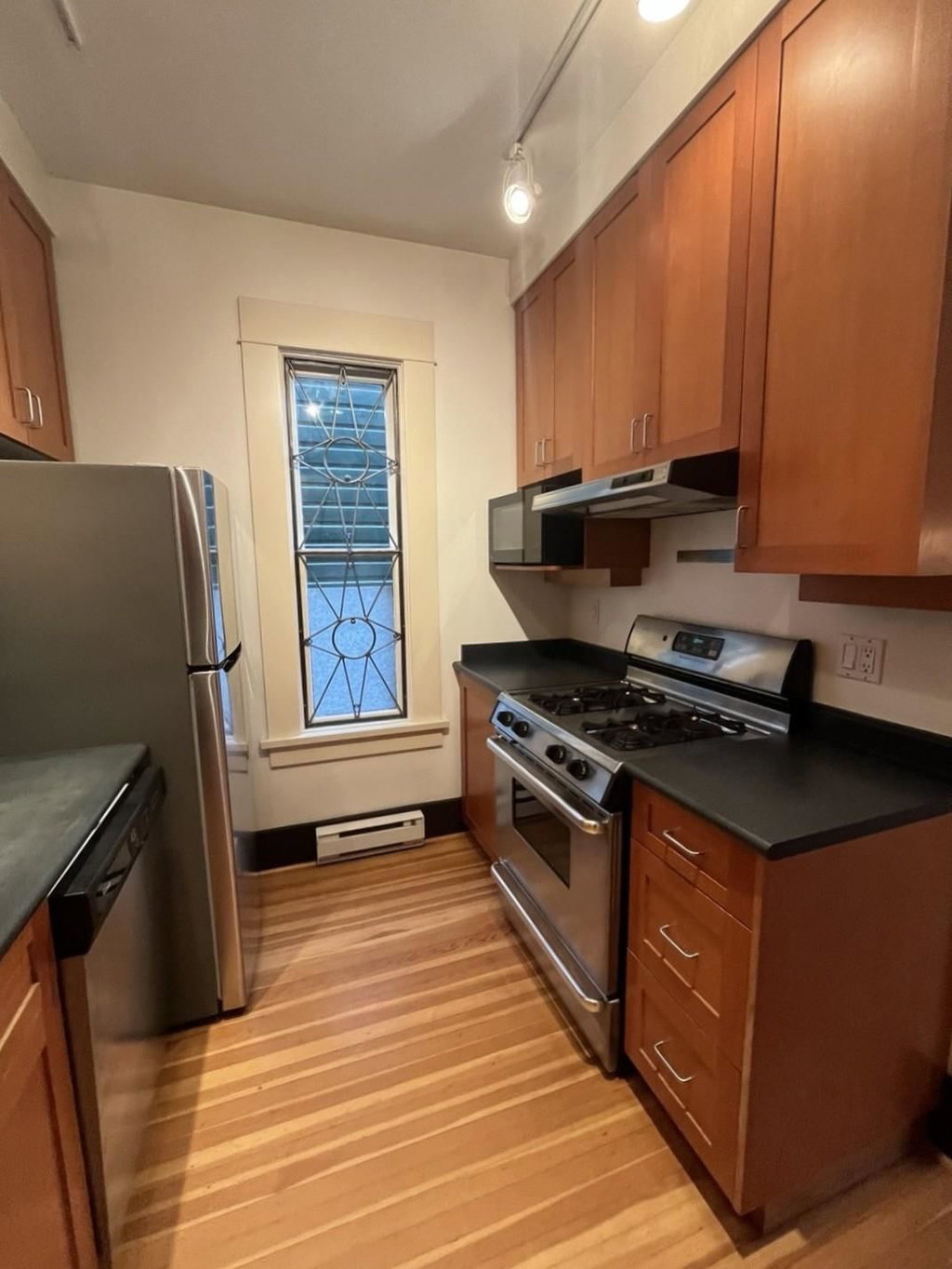 660 Georgia Street E 3