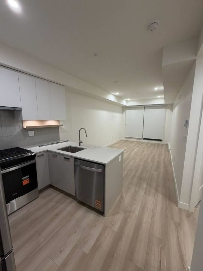 321 - 13760 76 A Avenue 4