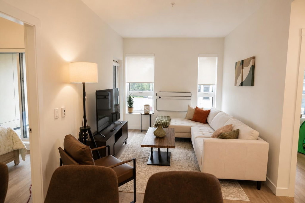 416 - 245 Bewicke Avenue 4