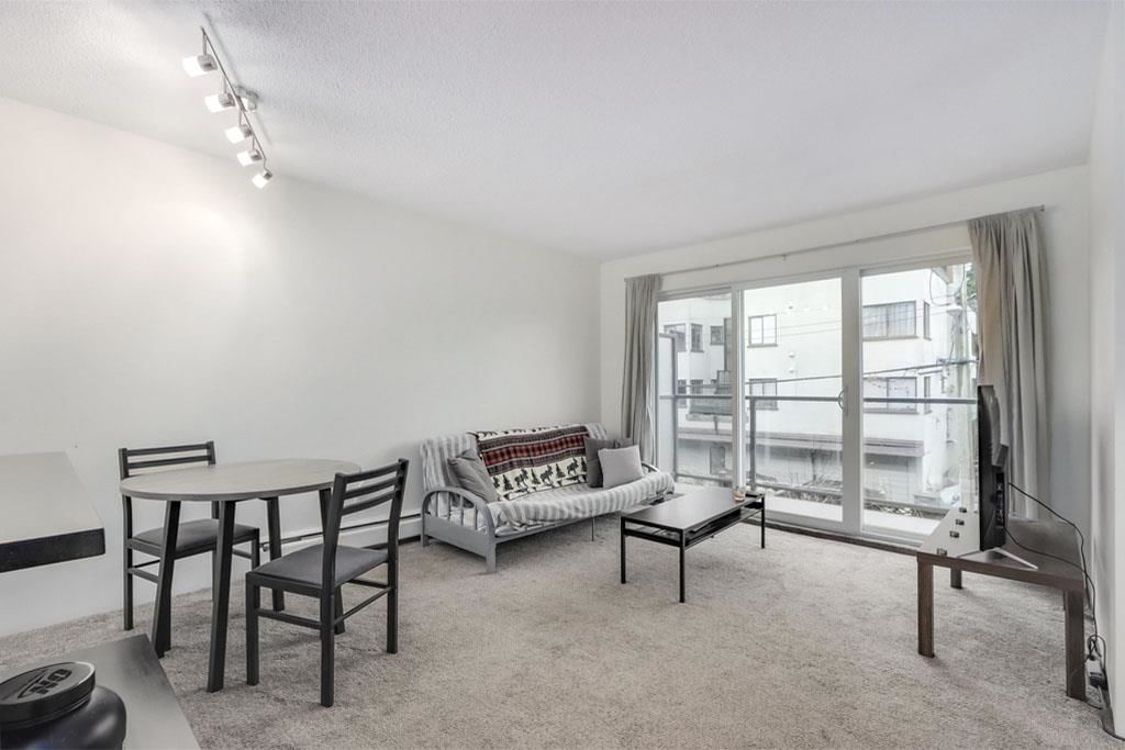 207 - 1450 Laburnum Street 3