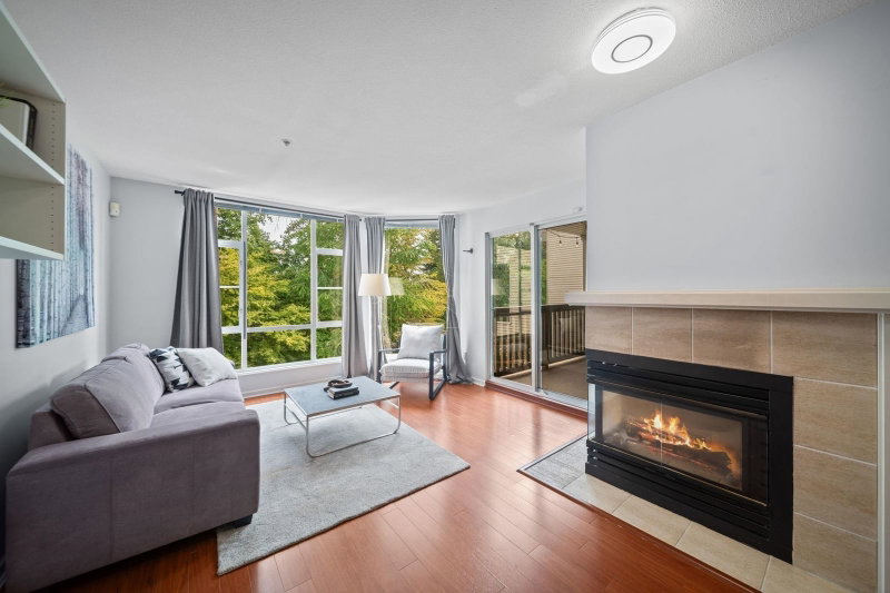 401 - 22233 River Road