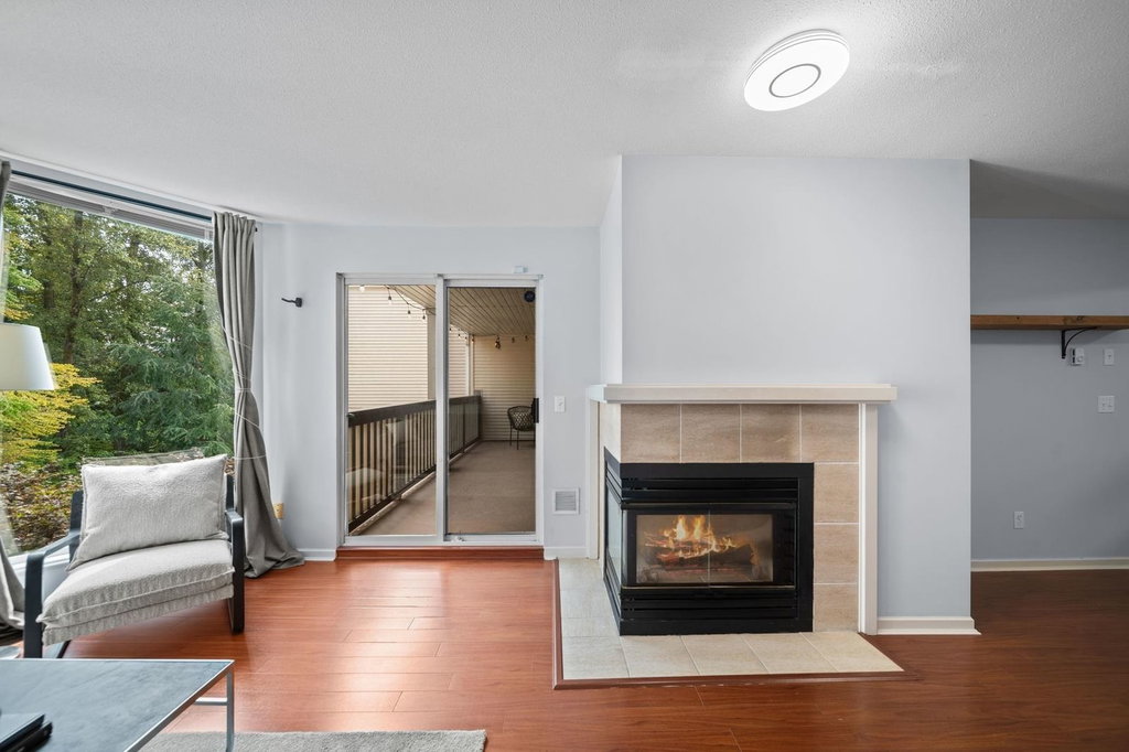 401 - 22233 River Road 3