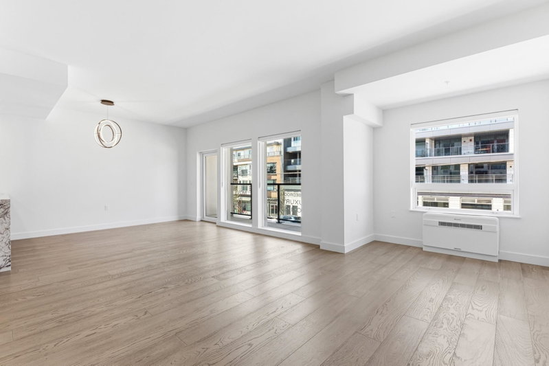202 - 3590 39th Avenue W