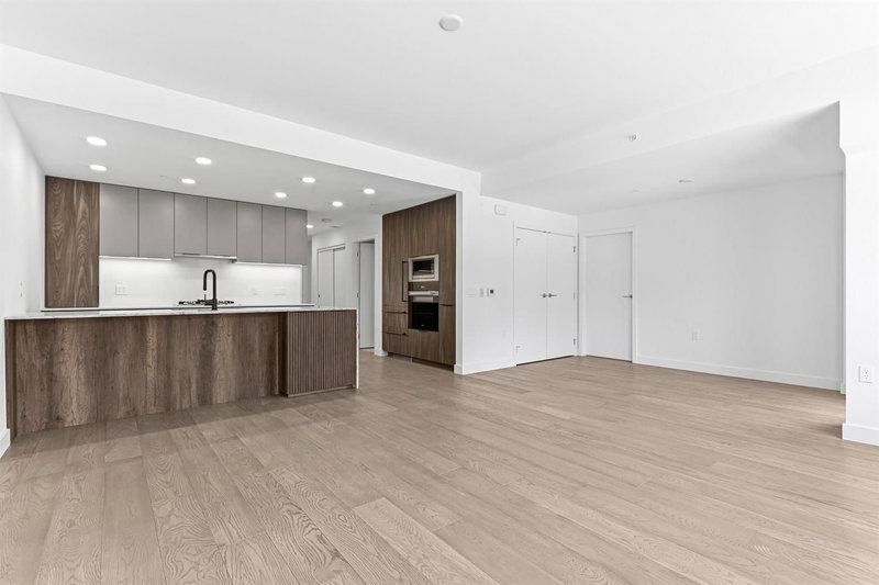 203 - 3590 39th Avenue W