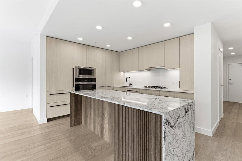 205 - 3590 39th Avenue W