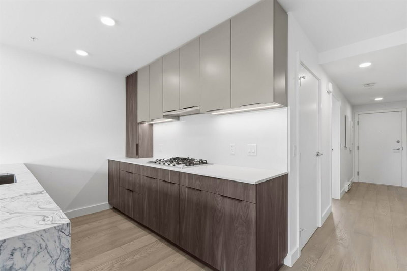 306 - 3590 39th Avenue W