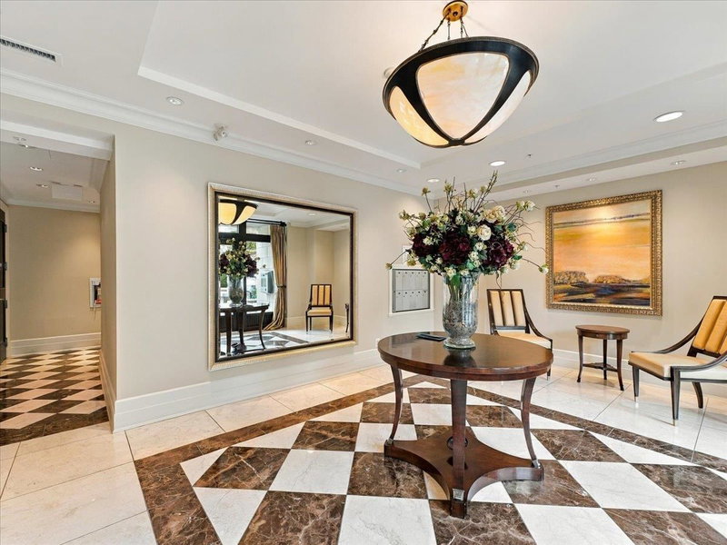 PH - 526 Waters Edge Crescent