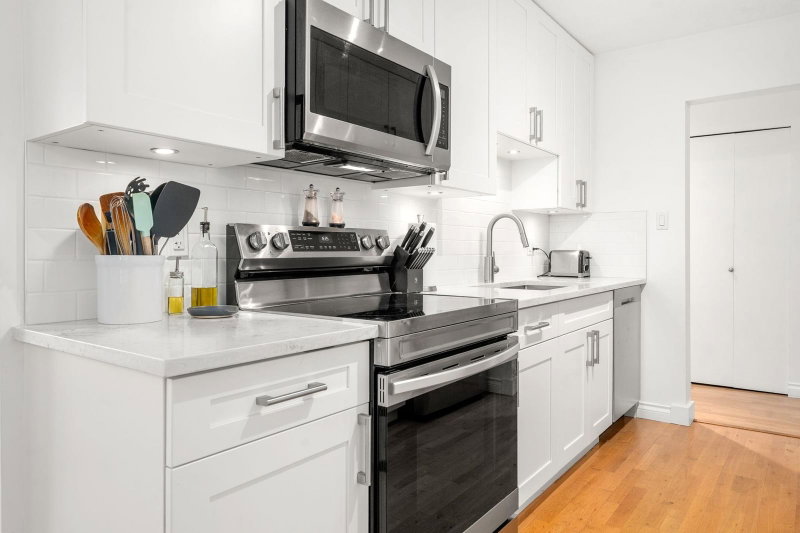 204 - 150 5th Street E