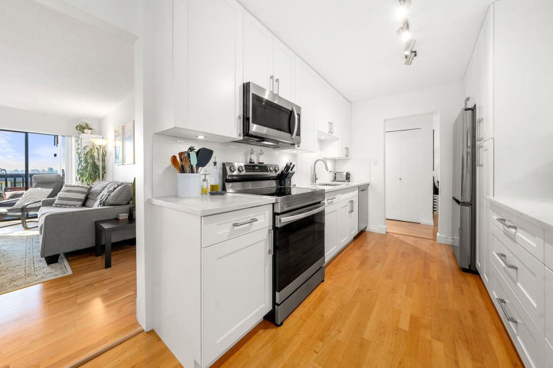 204 - 150 5th Street E
