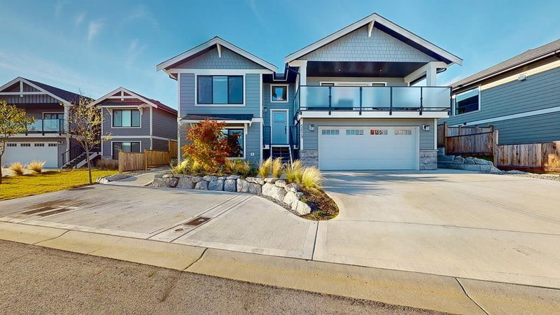 5629 Kingbird Crescent