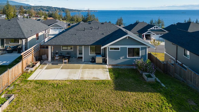 5629 Kingbird Crescent